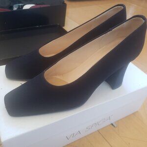 Via Speiga Black Pumps Size 5 1/2